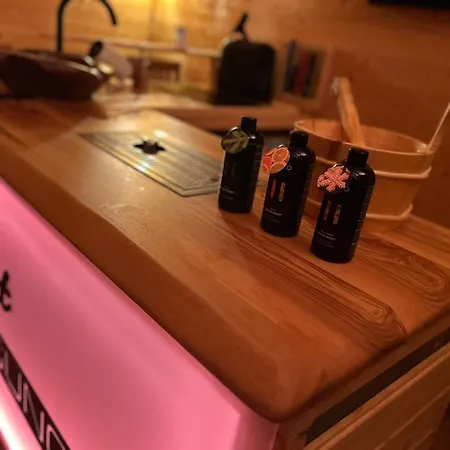 Wellness Mit Sauna, Massagen, Spa, Beheizbarem Whirlpool Bei Leipzig Appartement