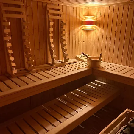 Wellness Mit Sauna, Massagen, Spa, Beheizbarem Whirlpool Bei Leipzig Pomssen