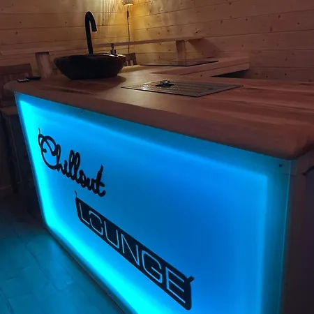 Wellness Mit Sauna, Massagen, Spa, Beheizbarem Whirlpool Bei Leipzig