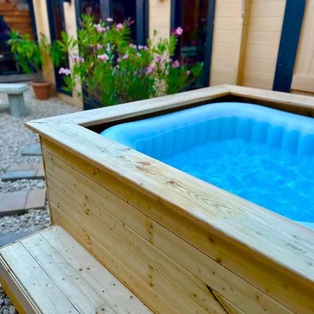 Wellness Mit Sauna, Massagen, Spa, Beheizbarem Whirlpool Bei Leipzig * Pomssen