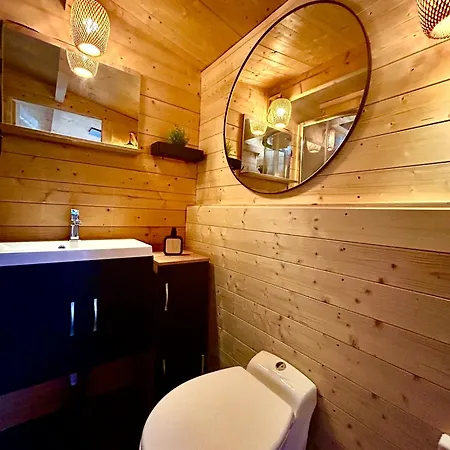 Wellness Mit Sauna, Massagen, Spa, Beheizbarem Whirlpool Bei Leipzig Lejlighed *