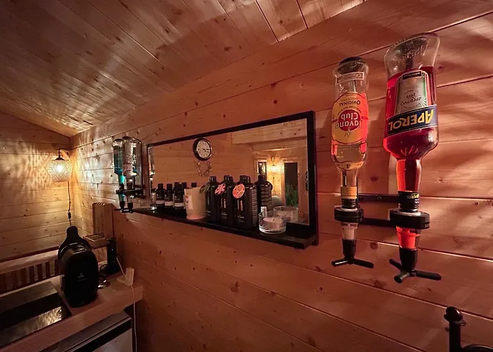 Wellness Mit Sauna, Massagen, Spa, Beheizbarem Whirlpool Bei Leipzig *